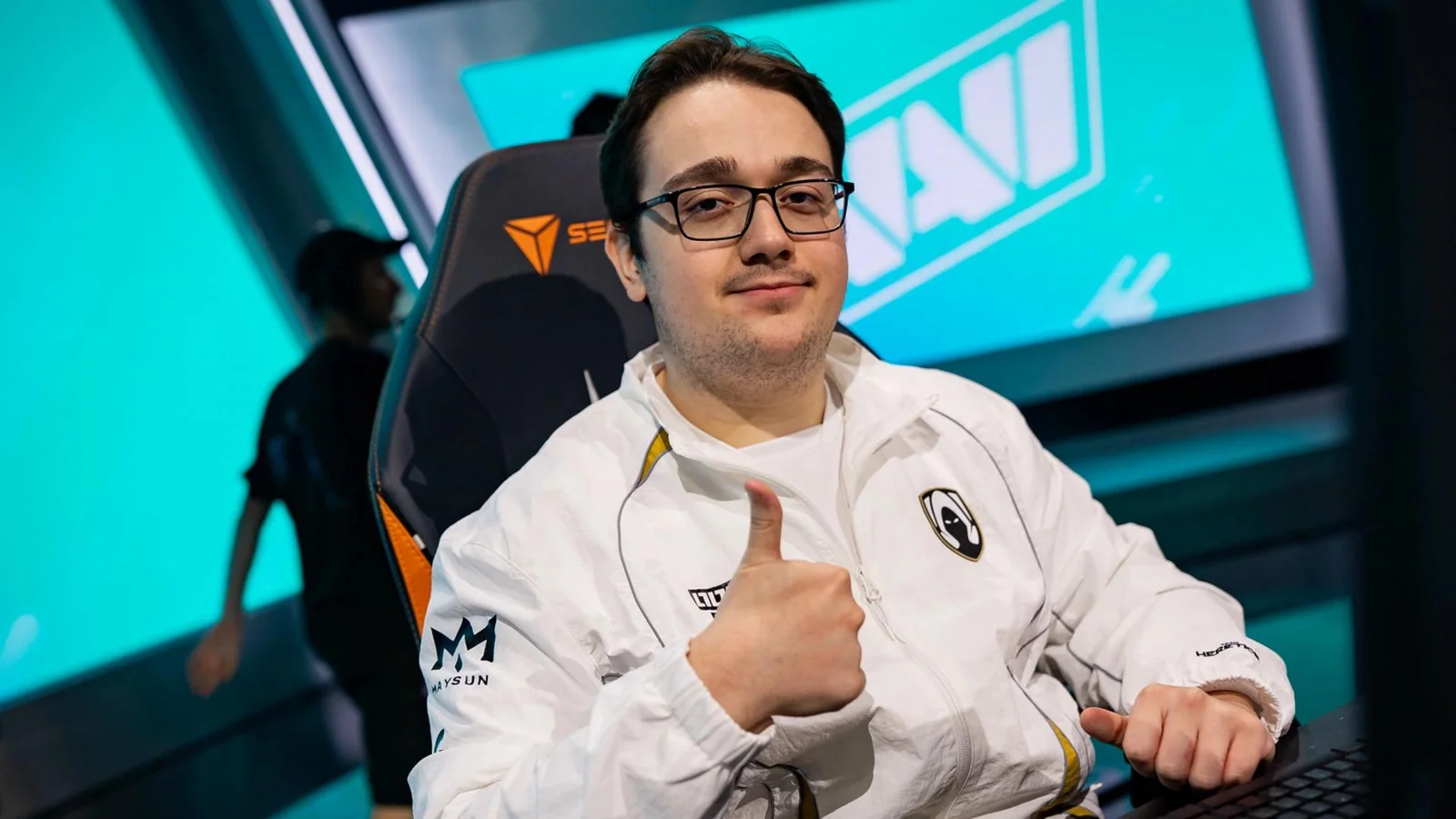 Serin in a white Team Heretics jacket at the LEC studio during the 2026 season